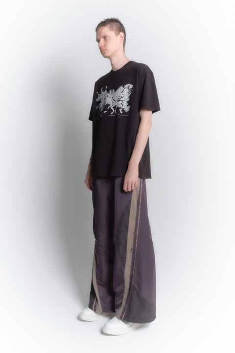 GRAPHIC T-SHIRT "SHOKKAKUTEKI SONZAI"
