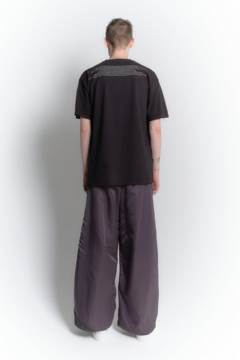 GRAPHIC T-SHIRT "SHOKKAKUTEKI SONZAI"