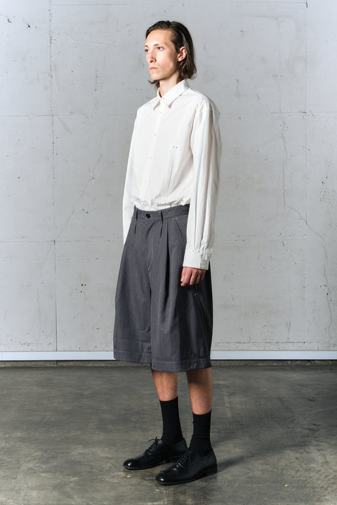 STUDDED MOTION PLEAT GAB SHORTS