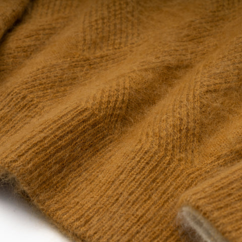 CABLE KNIT