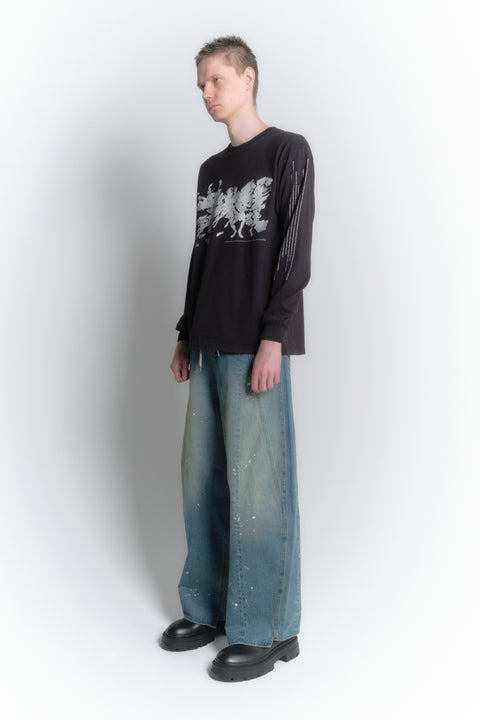 GRAPHIC LONG SLEEVE T-SHIRT "SHOKKAKUTEKI SONZAI"