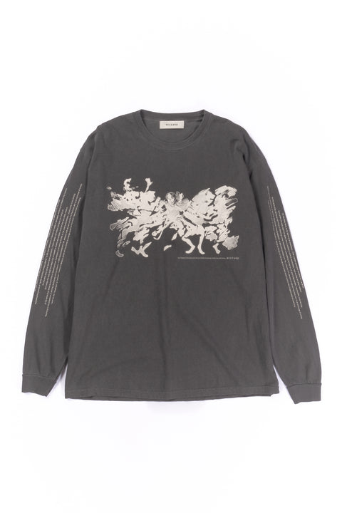 GRAPHIC LONG SLEEVE T-SHIRT "SHOKKAKUTEKI SONZAI"