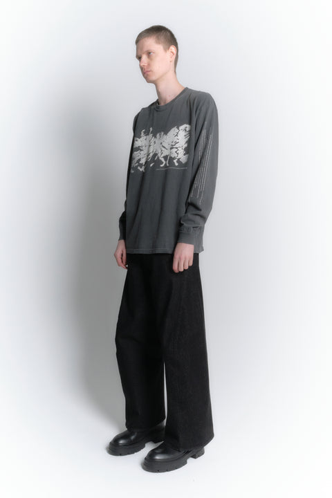 GRAPHIC LONG SLEEVE T-SHIRT "SHOKKAKUTEKI SONZAI"