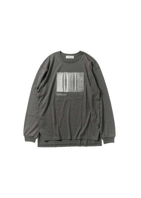 GRAPHIC LONG SLEEVE T-SHIRT "TORN PANEL"