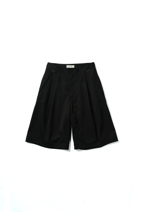 STUDDED MOTION PLEAT GAB SHORTS