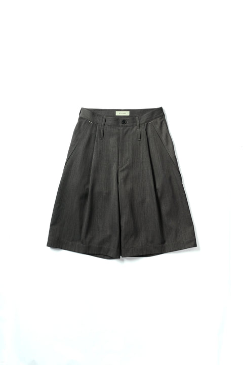 STUDDED MOTION PLEAT GAB SHORTS