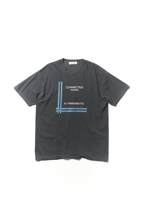 GRAPHIC T-SHIRT"CONNECTED IN FRAGMENTS"